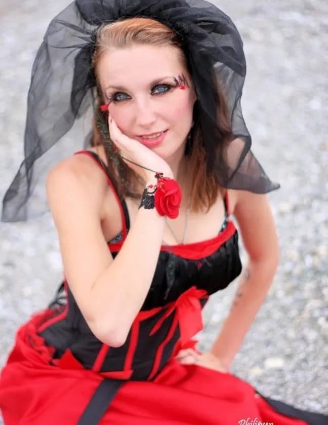 Lillie-Mae Lyons image
