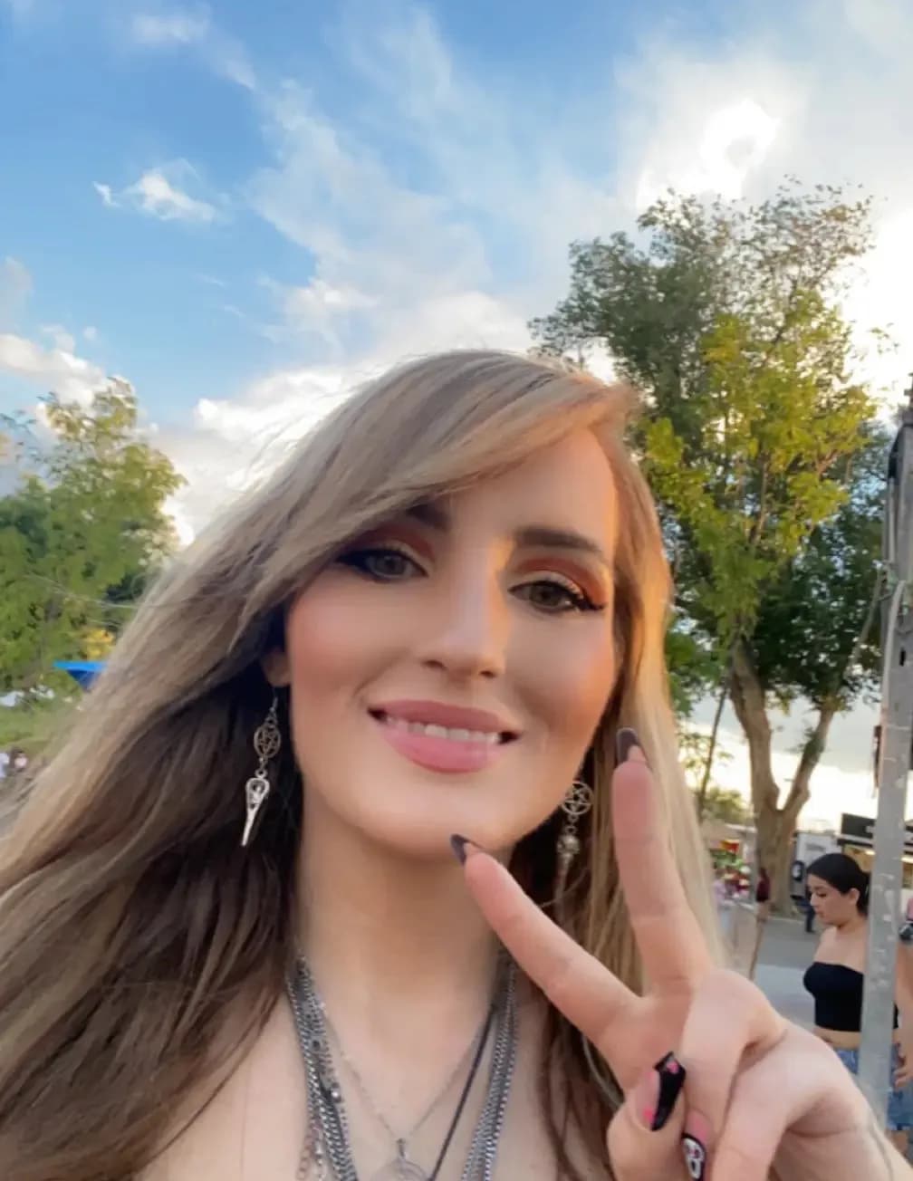 Cara Mia Correnti image
