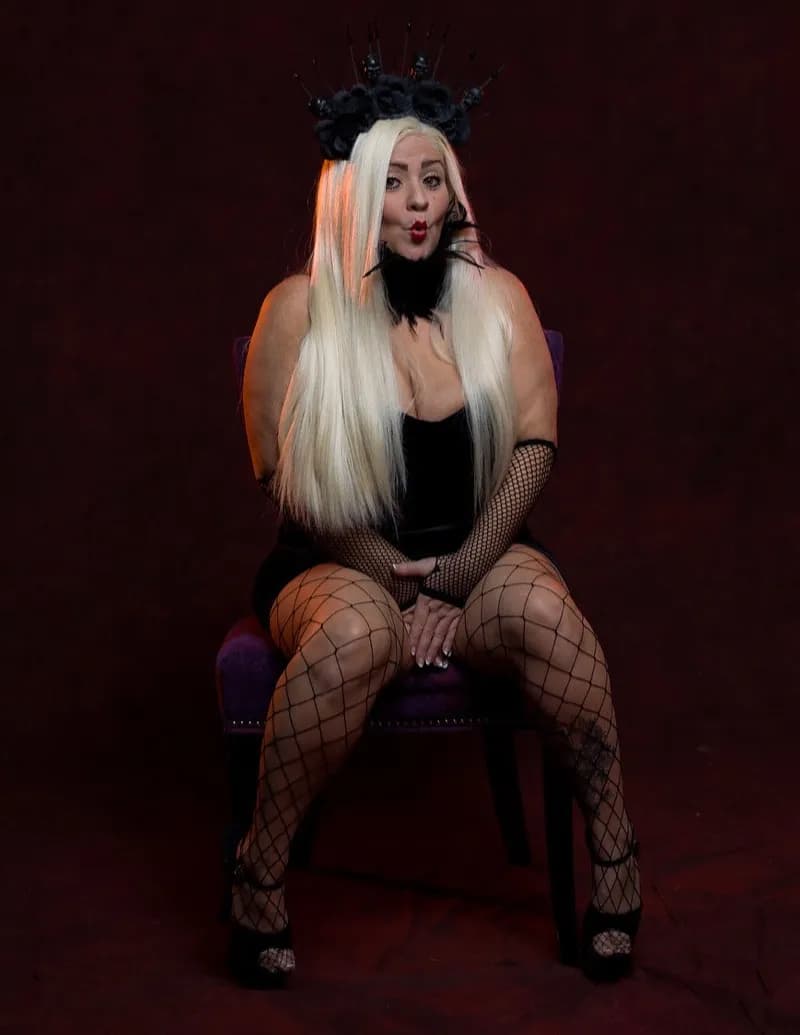Jennifer carter ( Brinx savage) image
