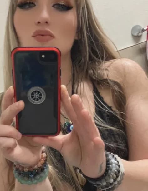 Cara Mia Correnti image