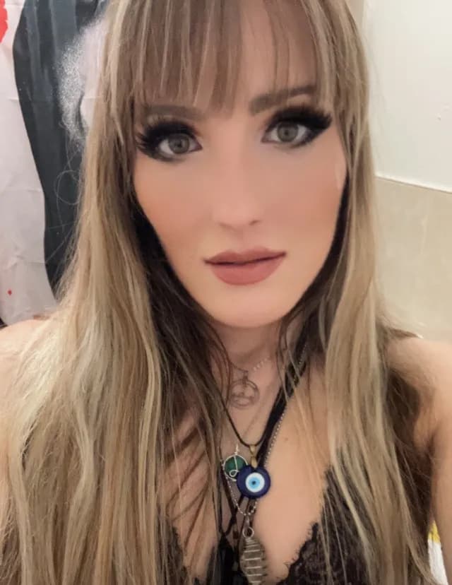 Cara Mia Correnti image