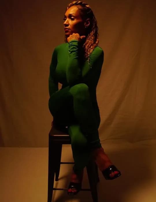 Typhanie image