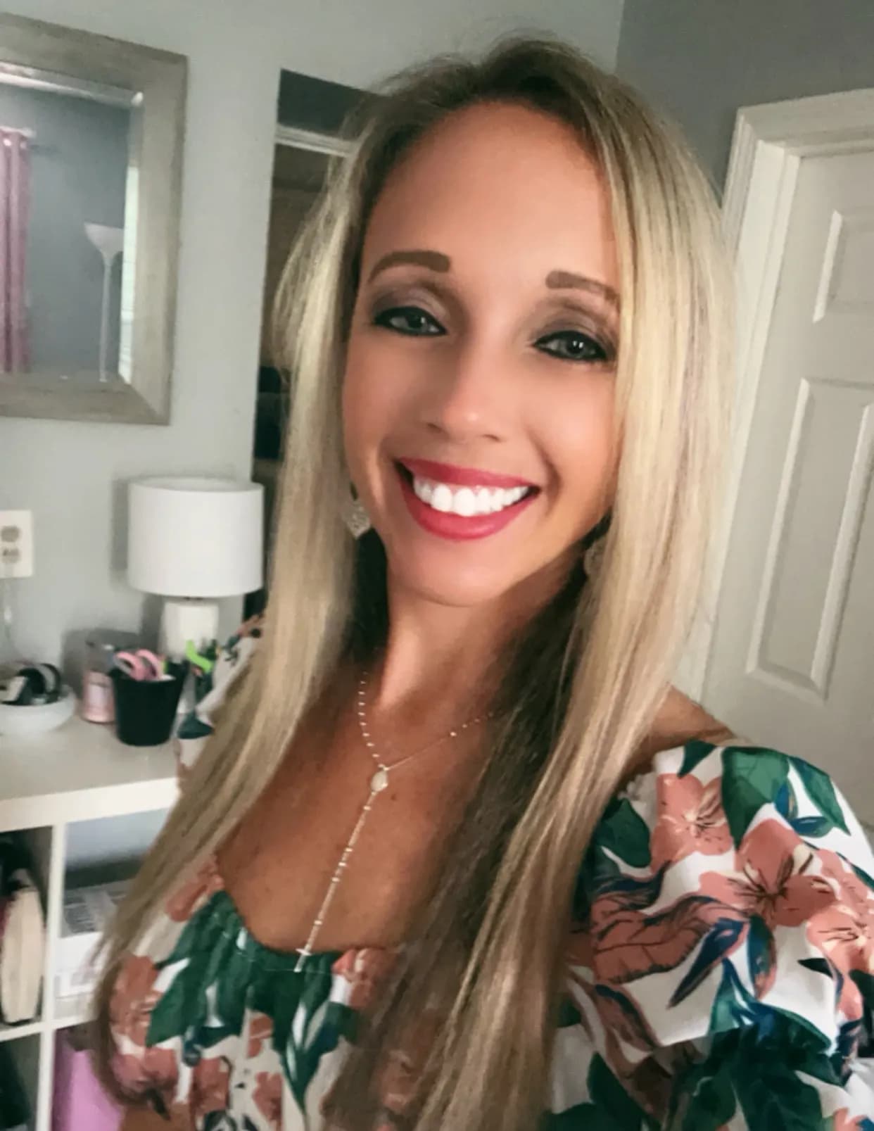 Nicole image