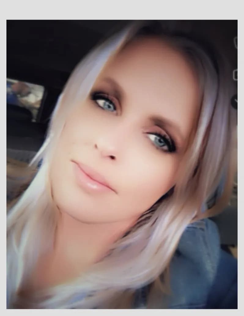 Elaine Cox image