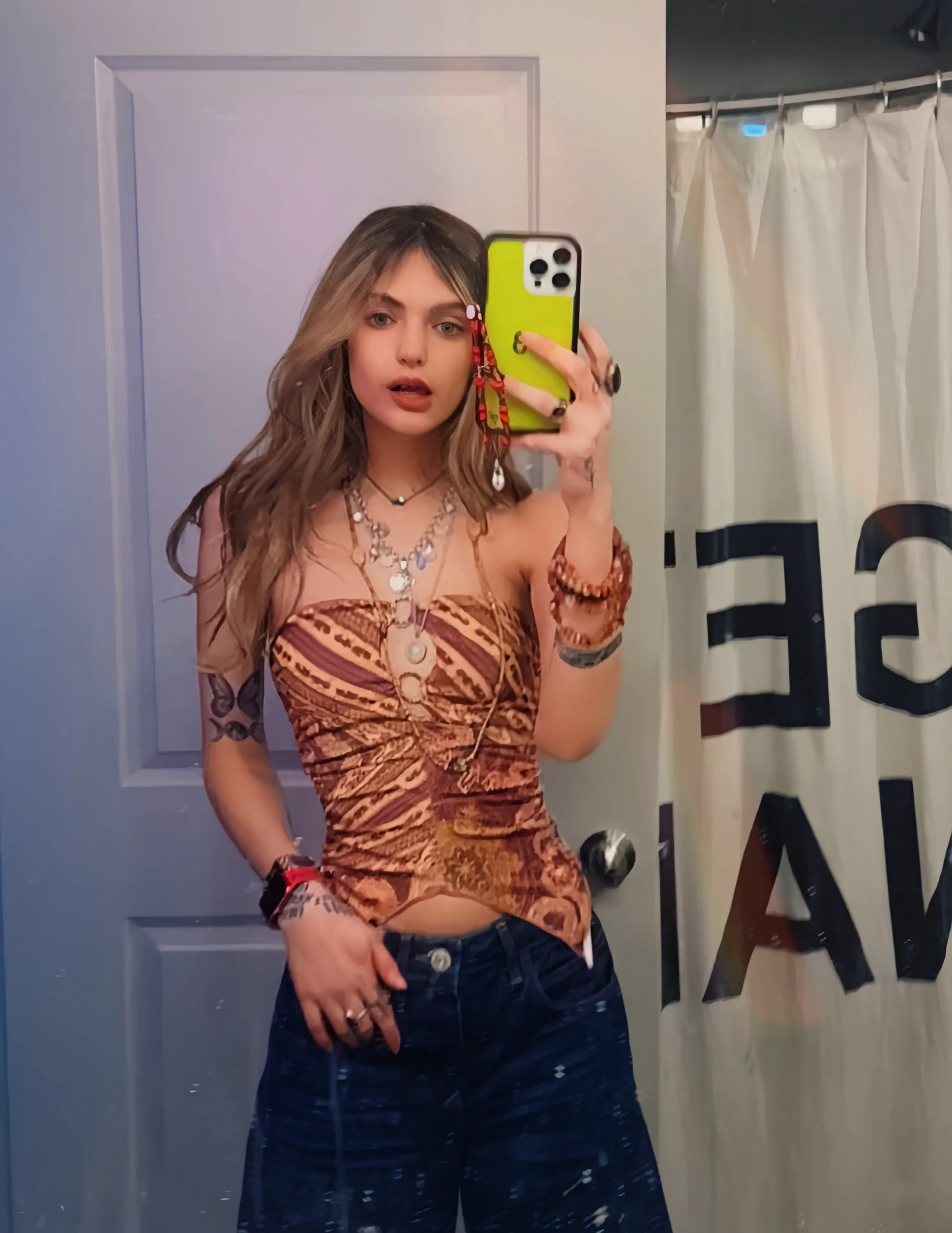 Alina H. image