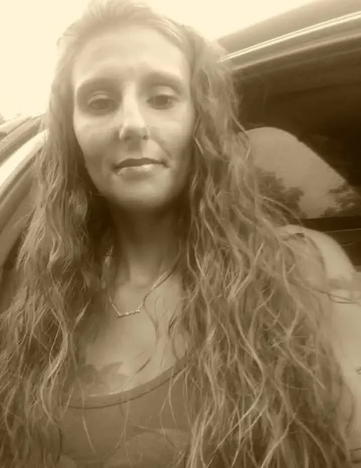 Amanda Mary Hipes image