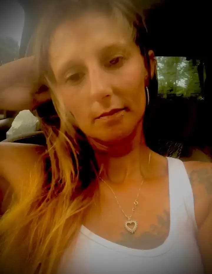 Amanda Mary Hipes image