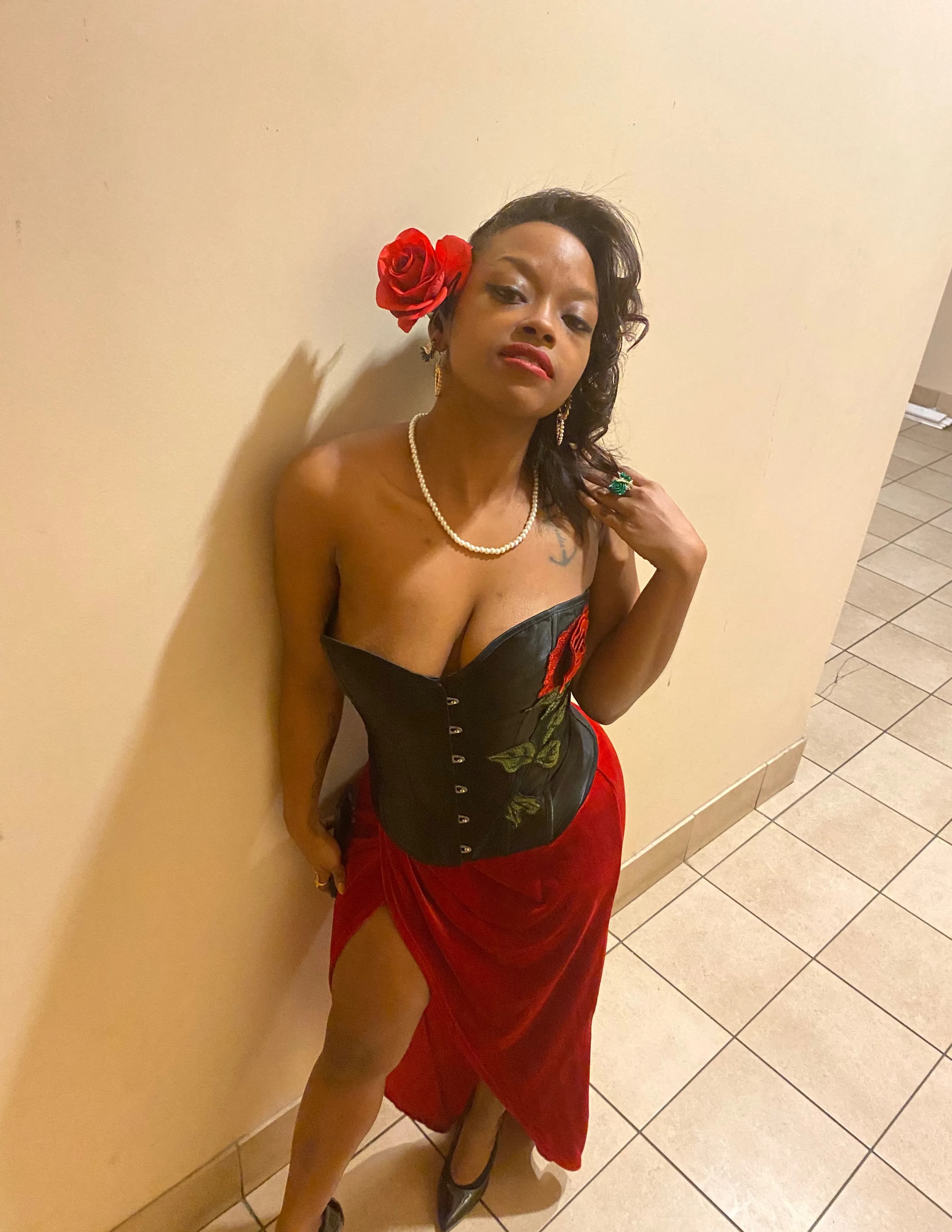 Scornyx Rose image