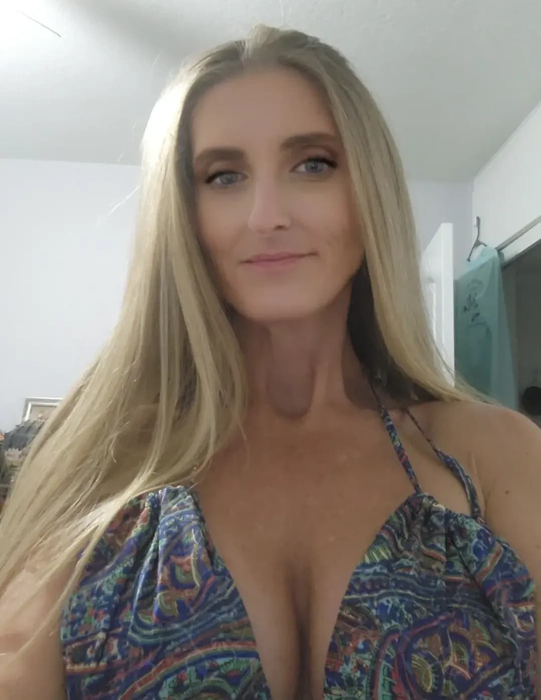 Stephanie Back image