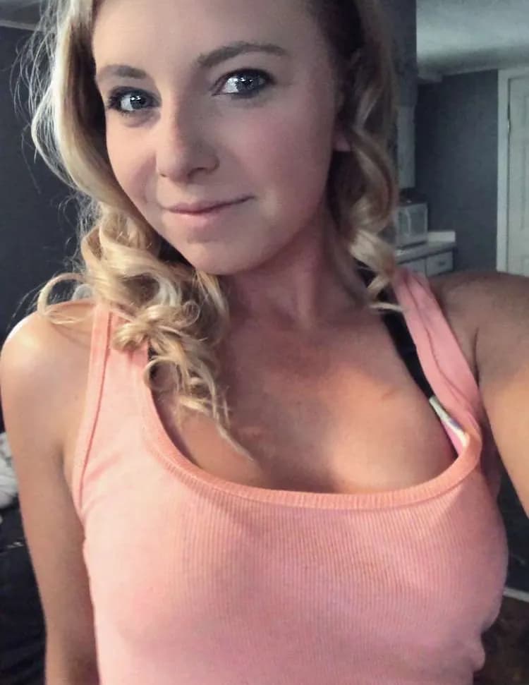 Jennelle Hill image
