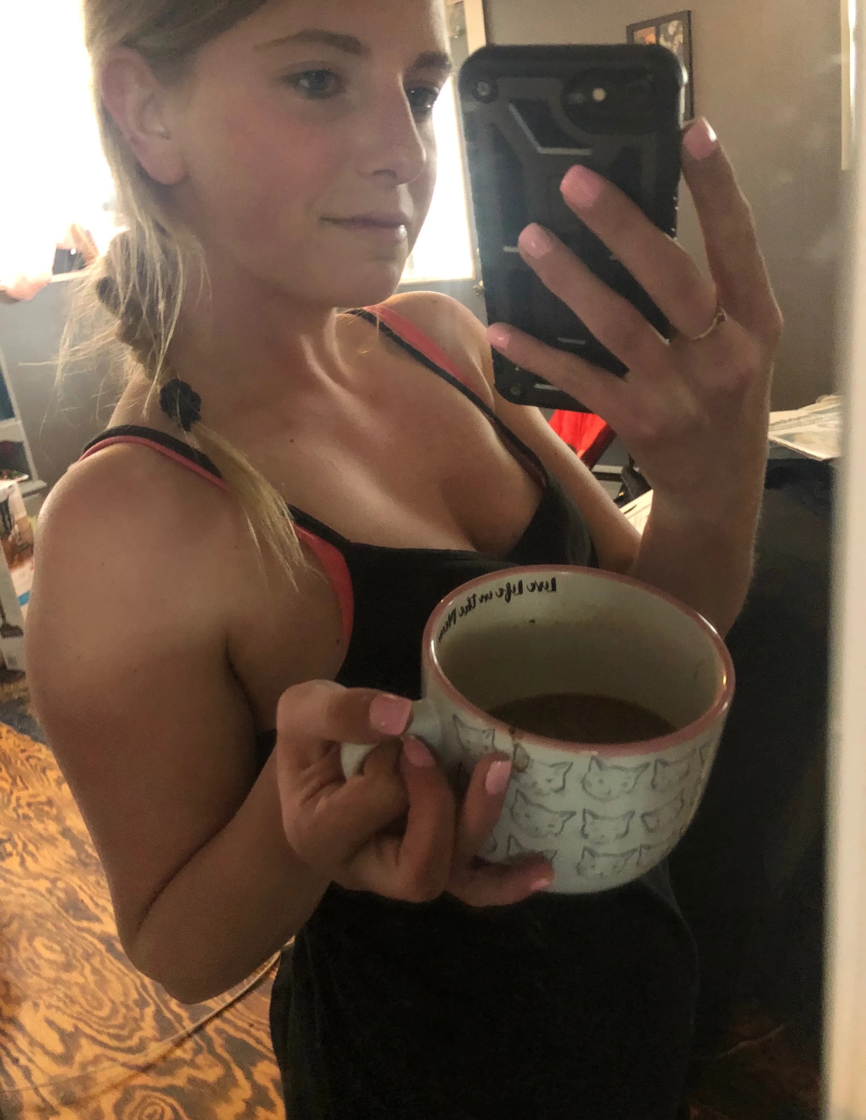 Jennelle Hill image