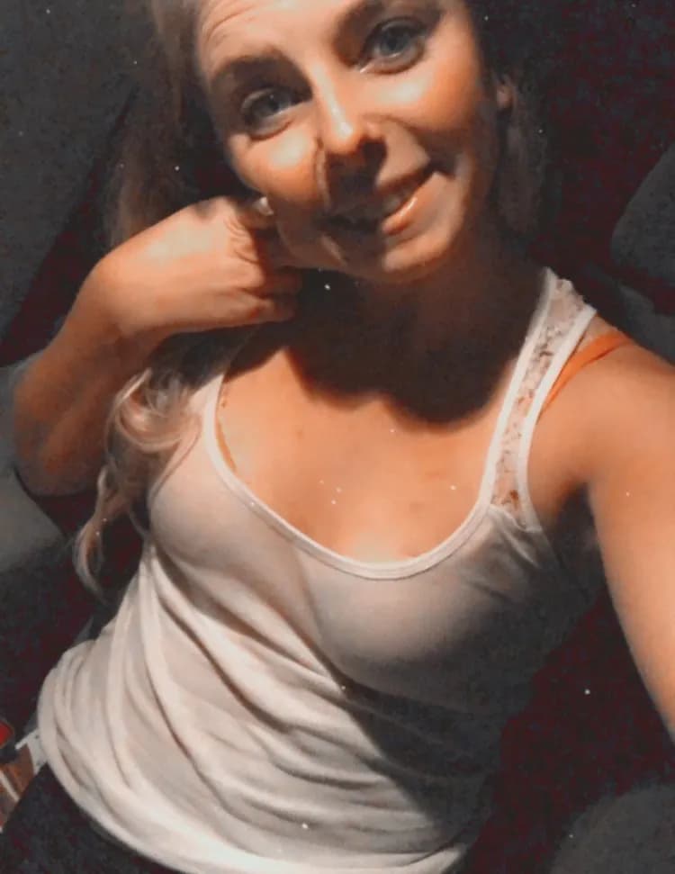 Jennelle Hill image