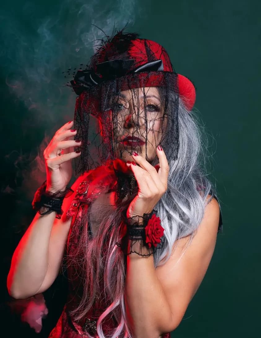 Linda  Osborne image