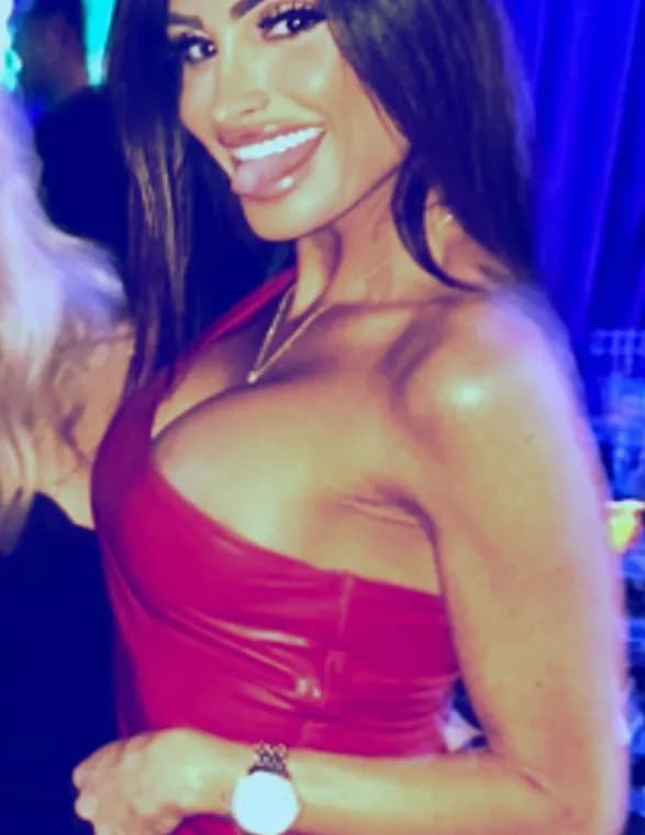 DanielleLeigh image