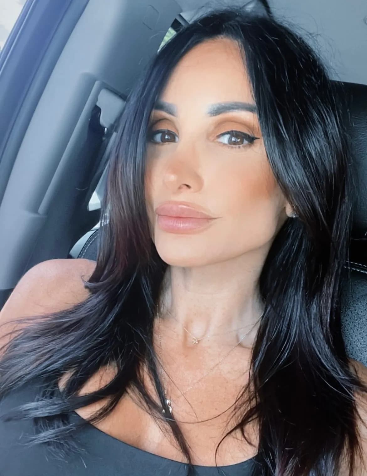 DanielleLeigh image