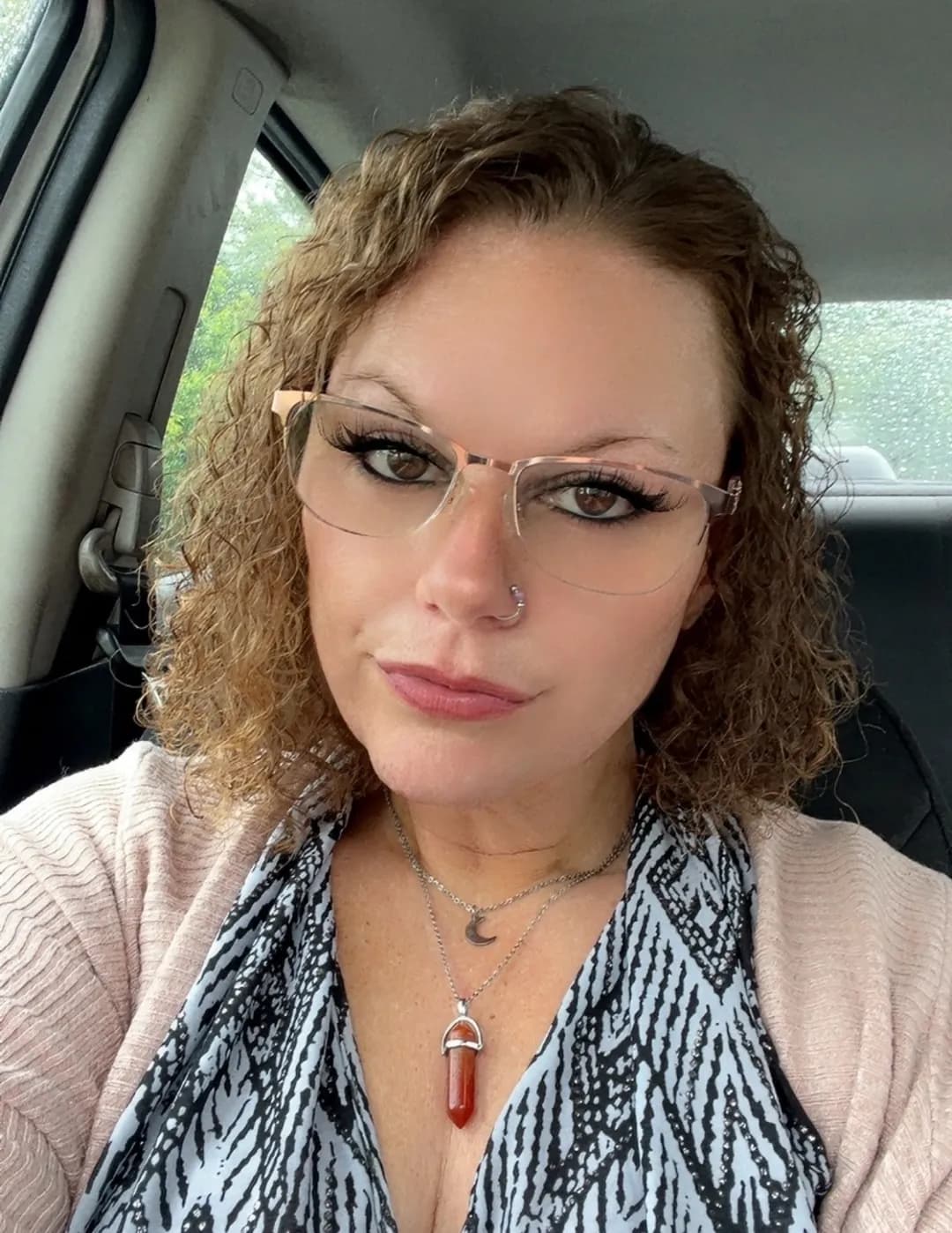 Lindsey Lee Lee Messick image