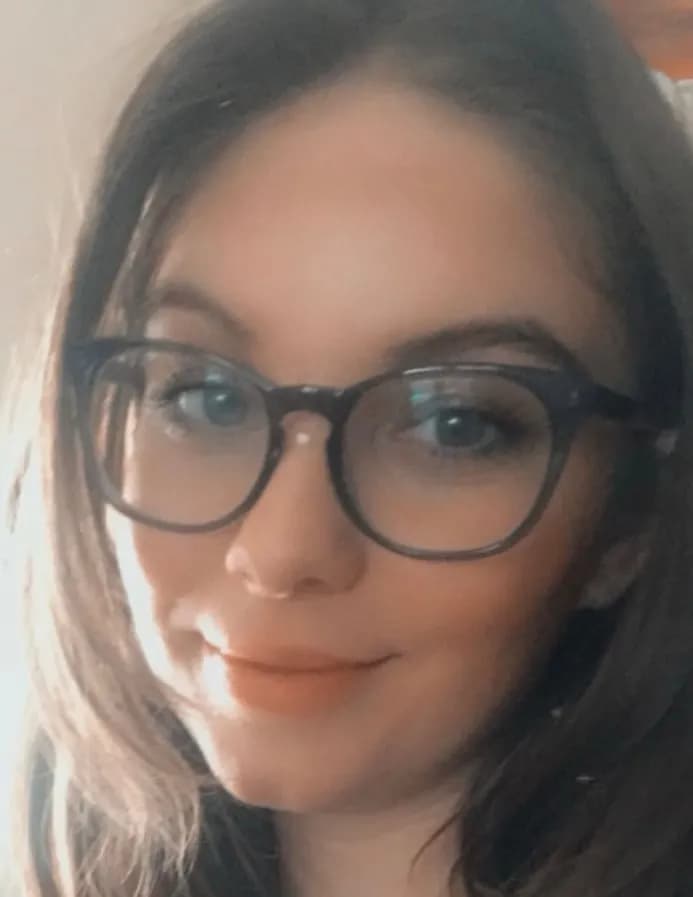 Anika Ruth image