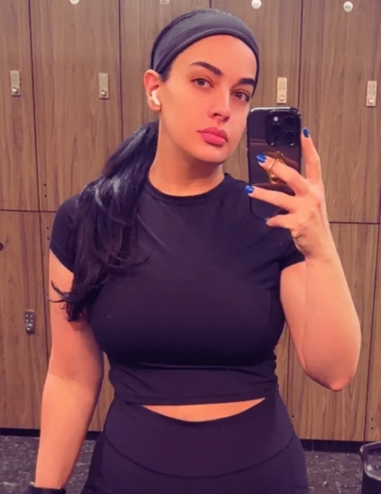 Janel Molitor image