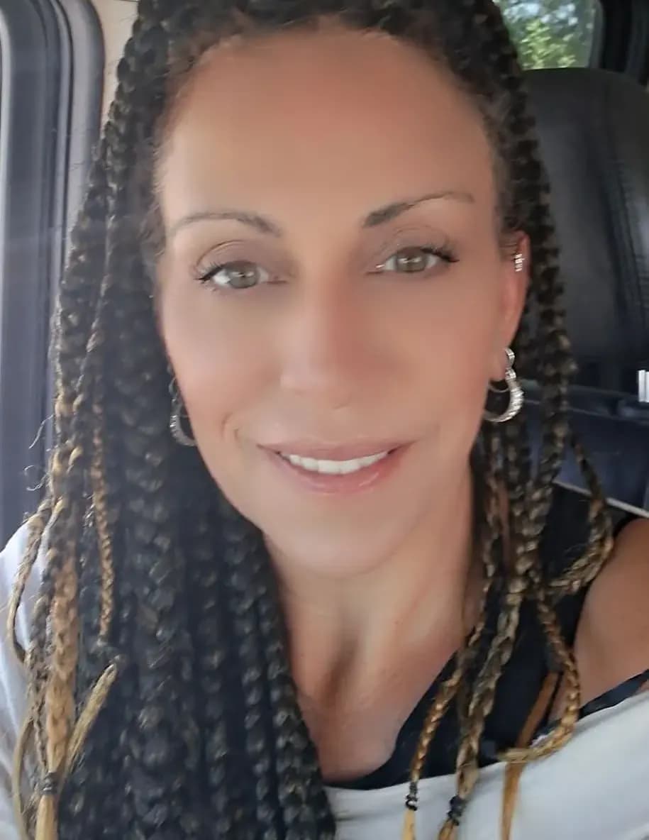Amber salinas image