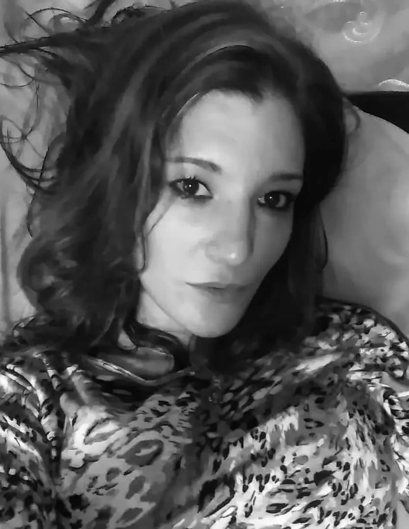 Liz Renee image