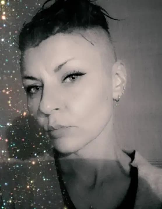Kara Rodgers image