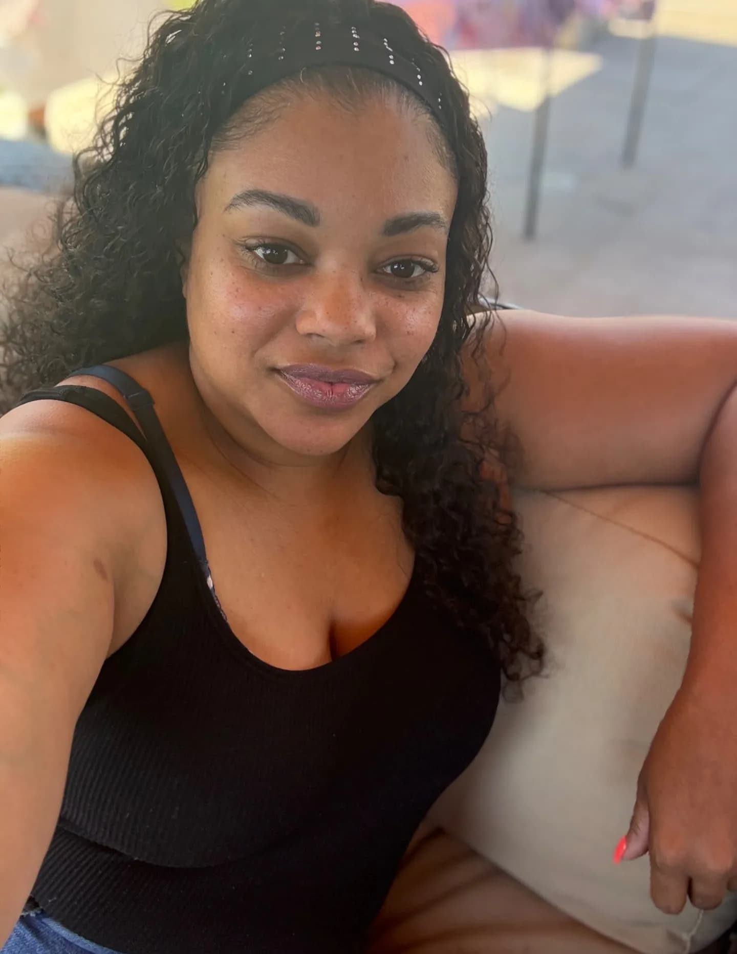 Monya Dione image