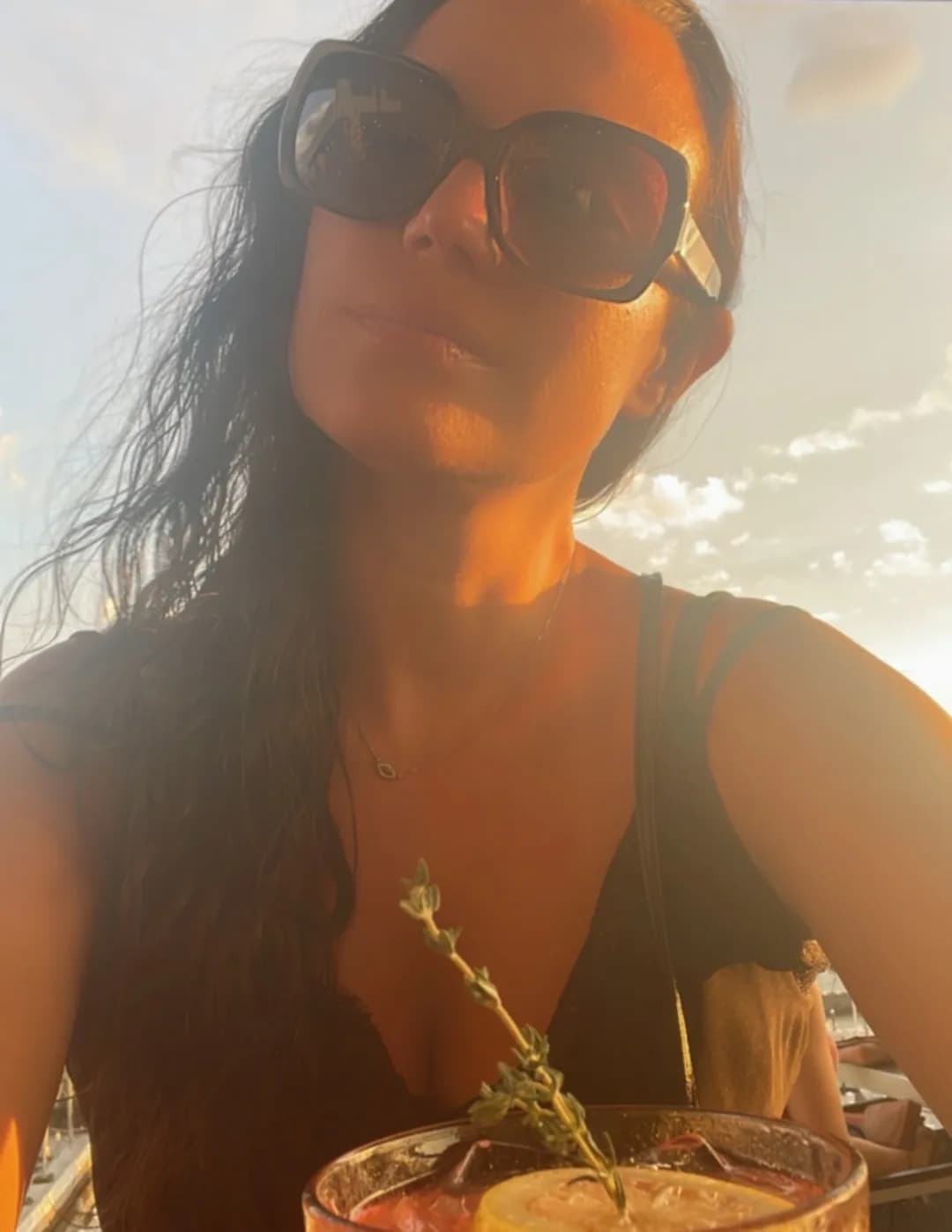 Nina Manuel image