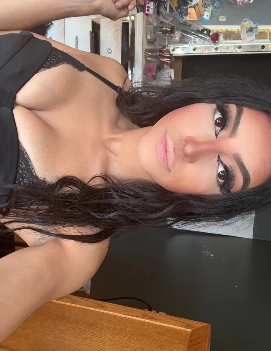 Lila Shania image