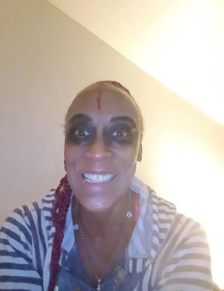Simone Pierce image