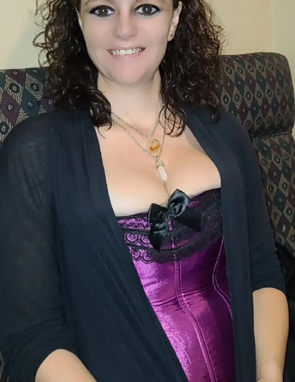 Irene Singleton image