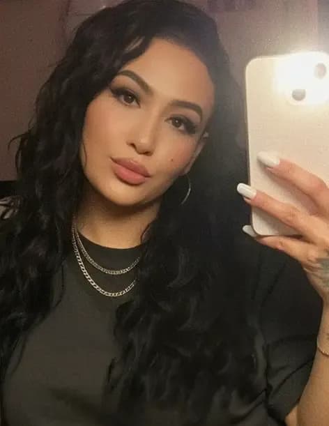 Georgena Vladik image