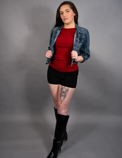 Briana Oakley image