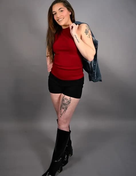 Briana Oakley image