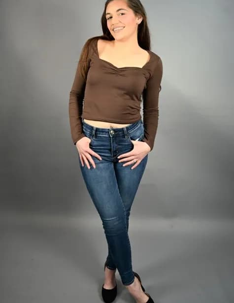 Briana Oakley image