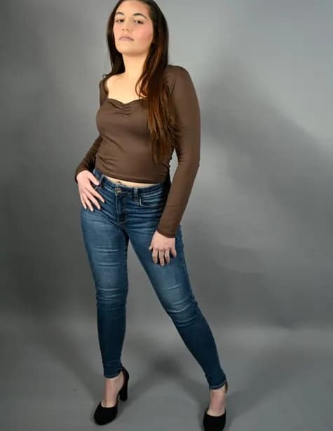 Briana Oakley image