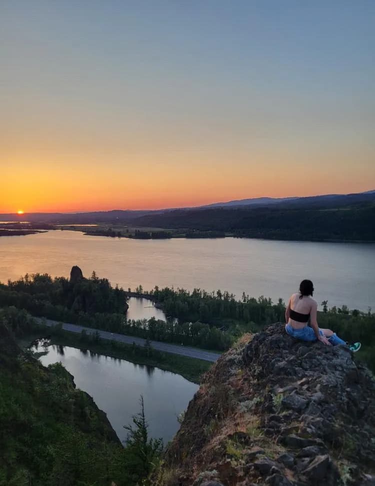 Bella Jade image