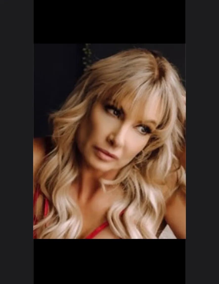 Emily Littleton image