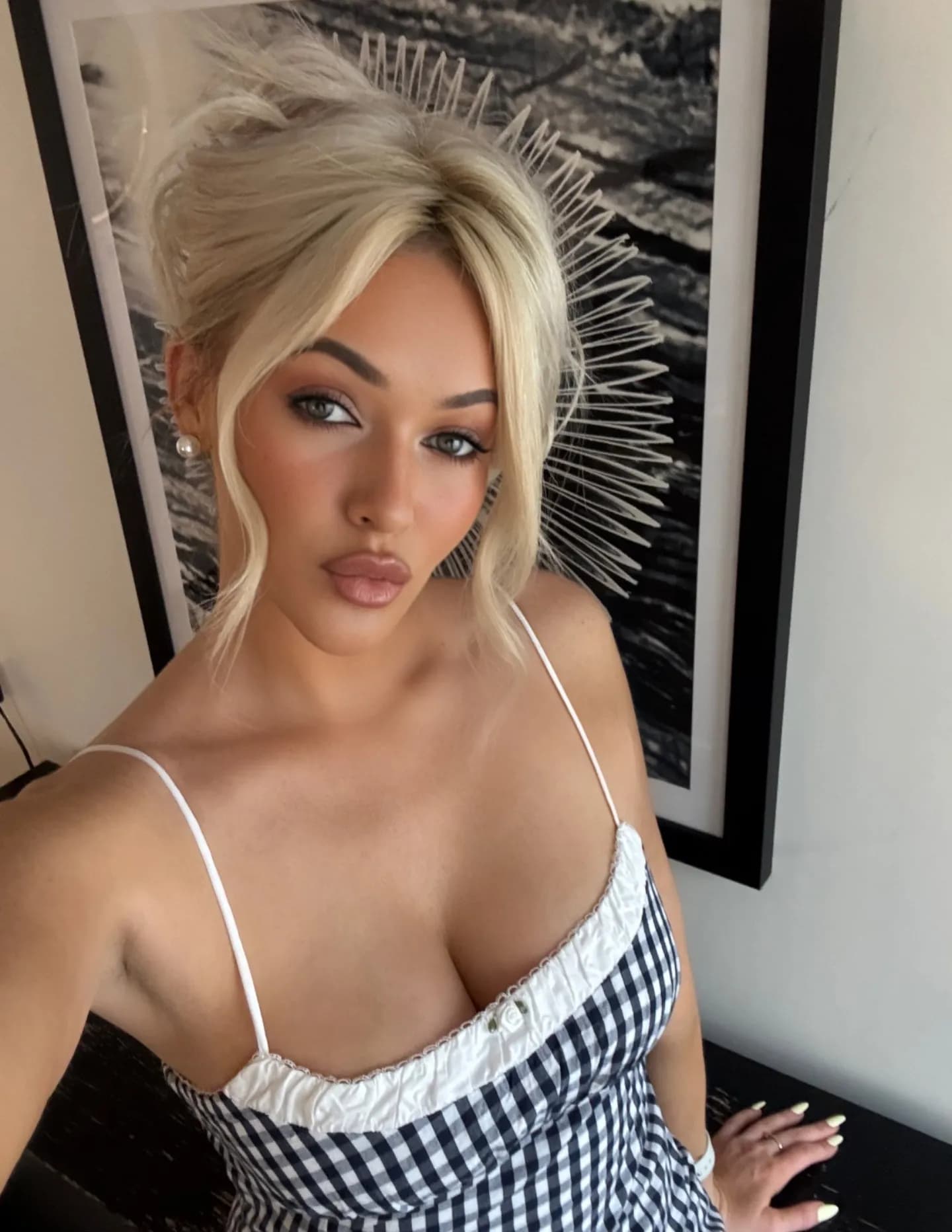 Venessa Lynn image