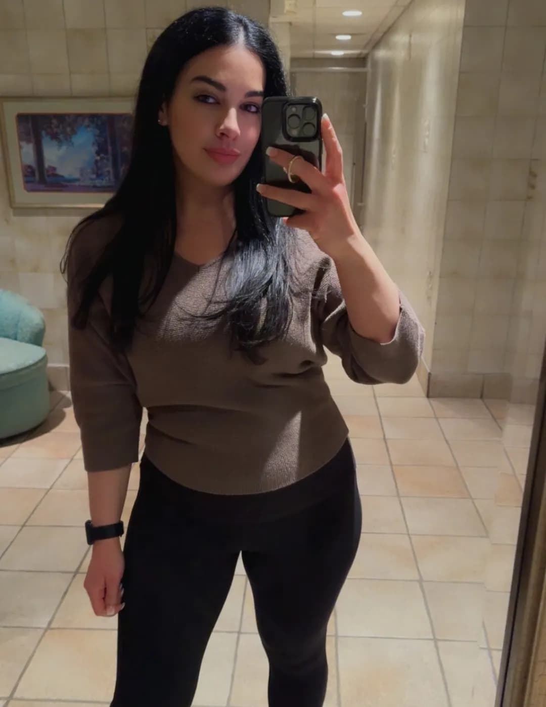 Janel Molitor image