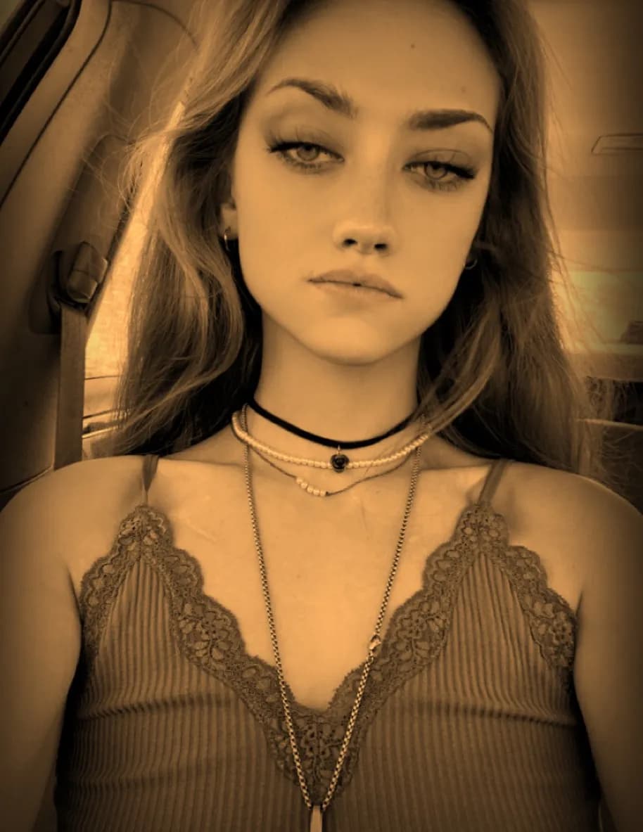 Taylor Synee Poole image
