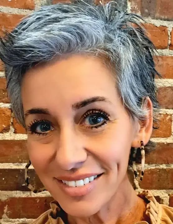 Shelly Simons image