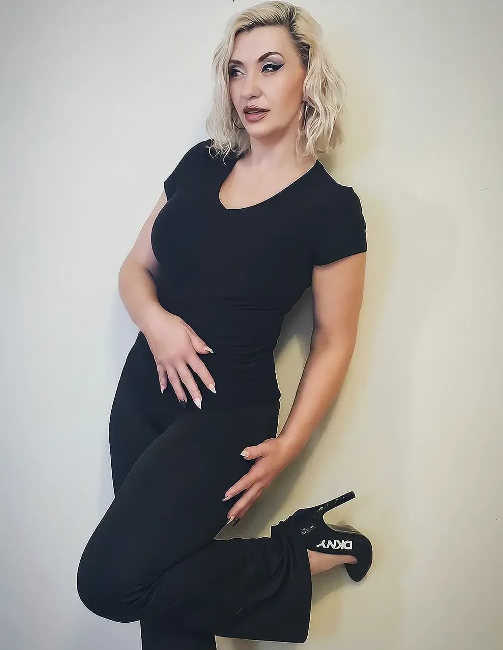 Christina Collins image