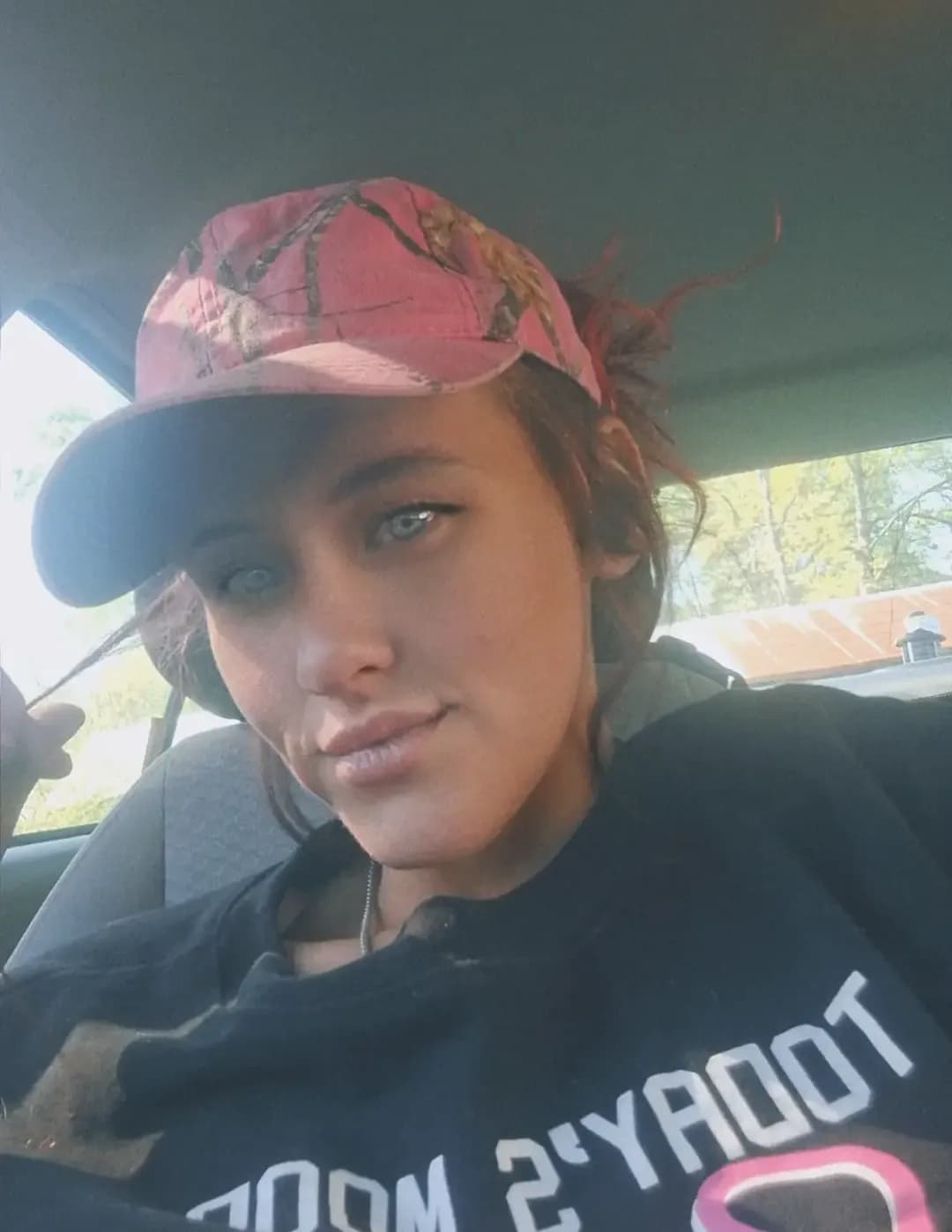 HollyDanielle image