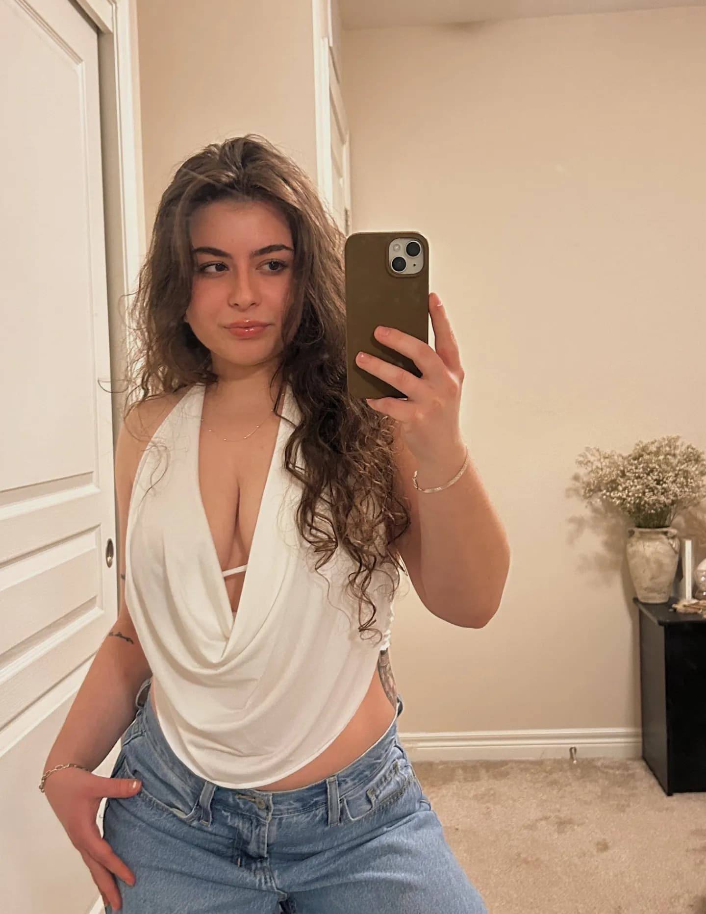 Chloe finch image