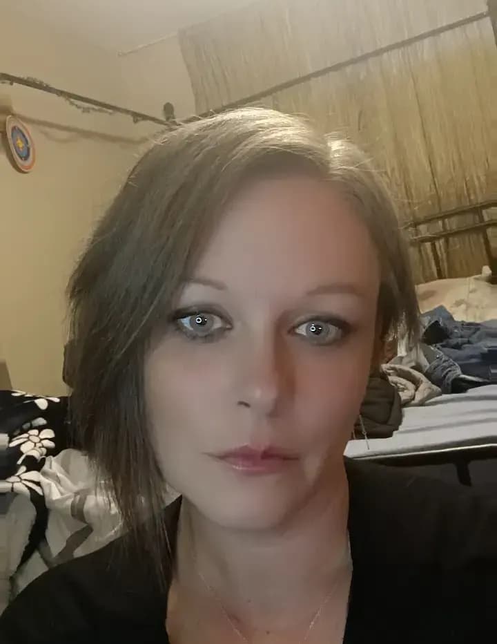 CarlyStT image