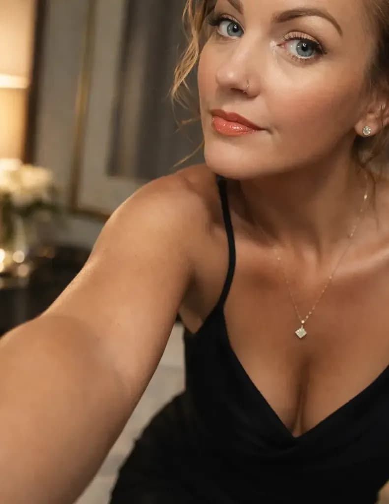 Danielle Vallee image