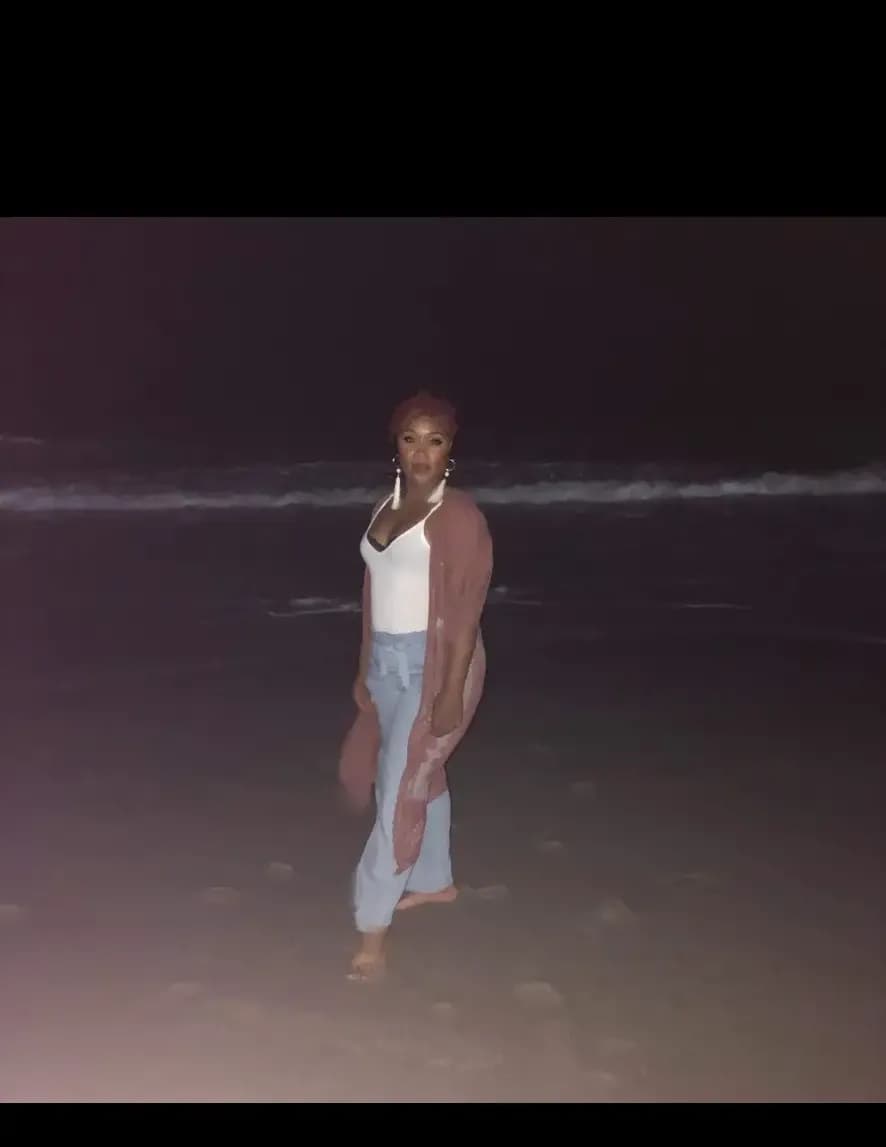 Candace Brown image