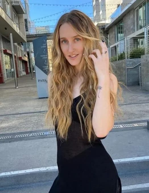 competitor xQWql