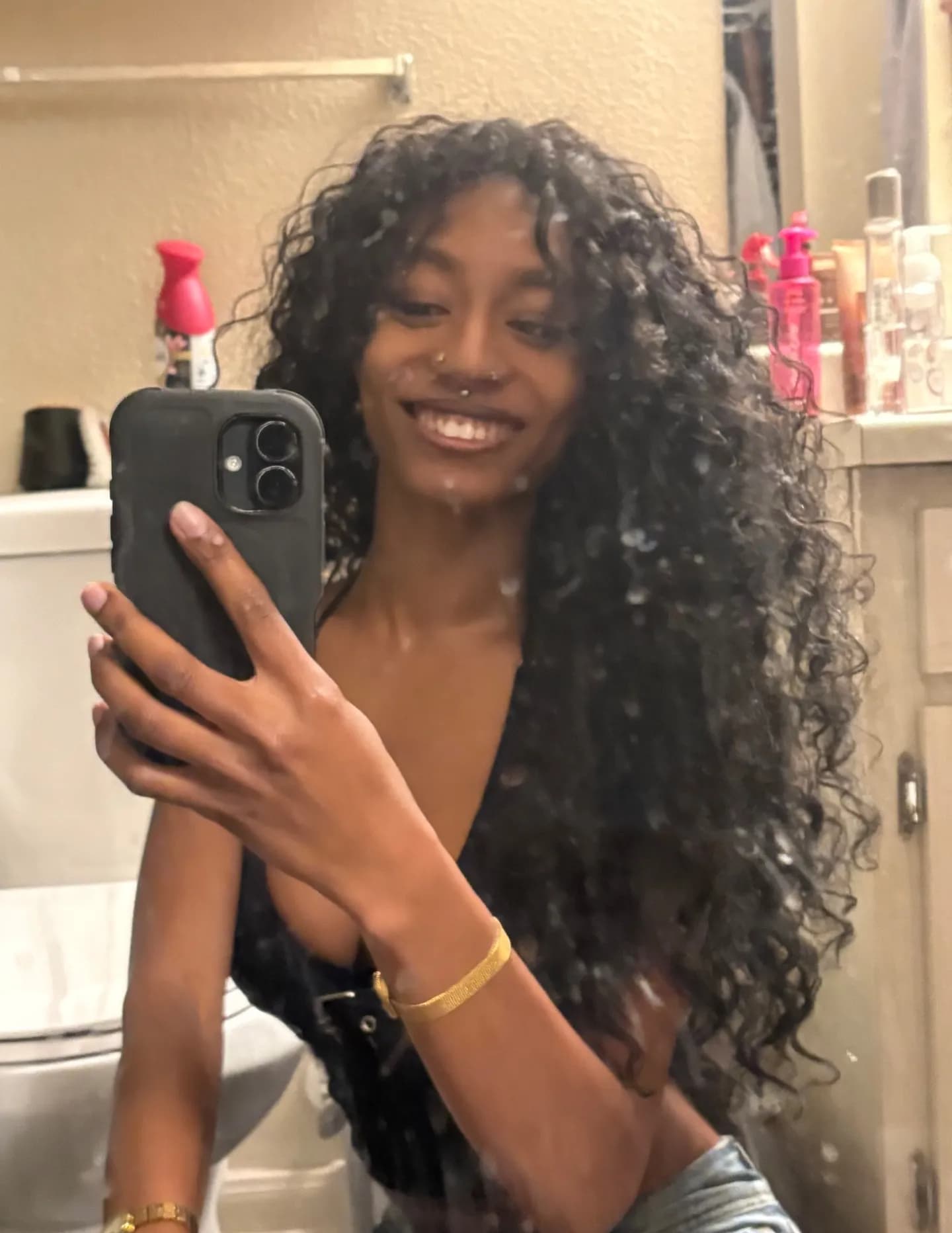 Neilia Blake image