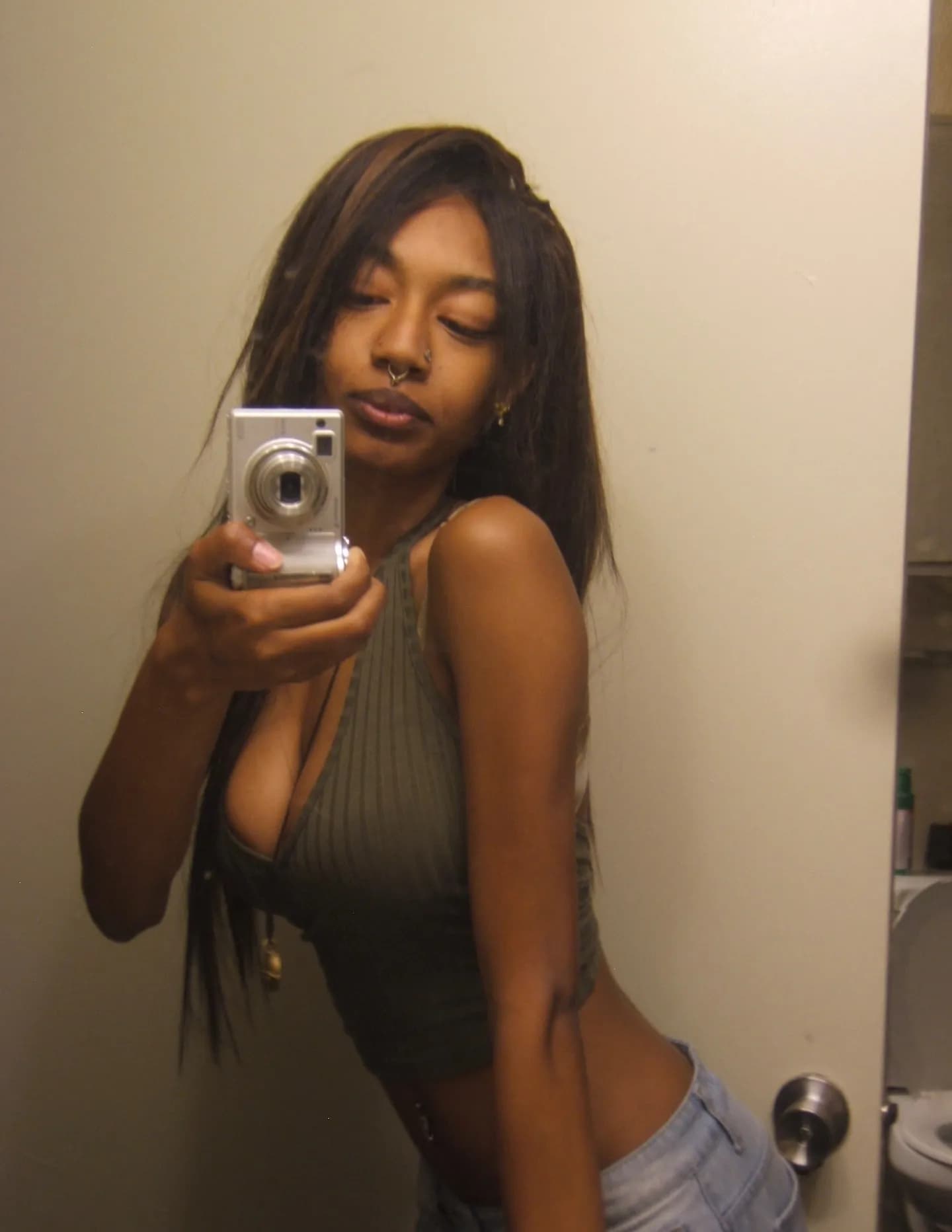 Neilia Blake image